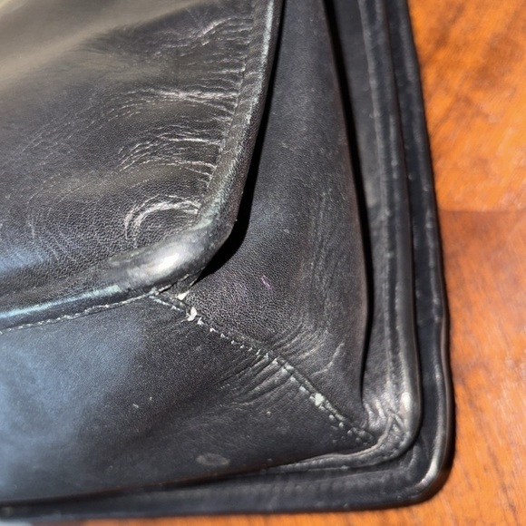 Kenneth Cole   Crossbody bag woven front leather Black /Silvertone back zip pock - Picture 17 of 17